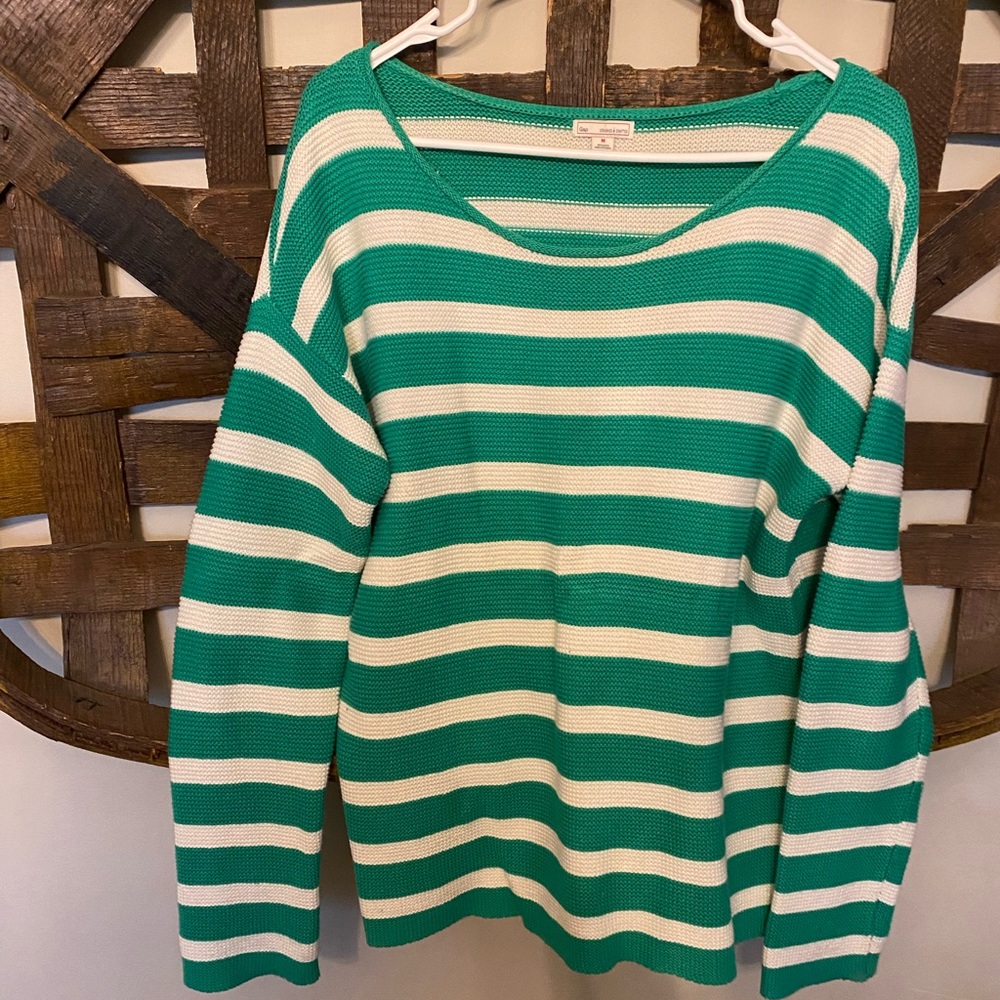 Slouchy Kelly Green and Cream sweater.